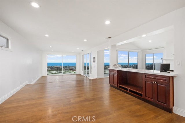 Detail Gallery Image 17 of 52 For 4013 via Manzana, San Clemente,  CA 92673 - 5 Beds | 3/1 Baths