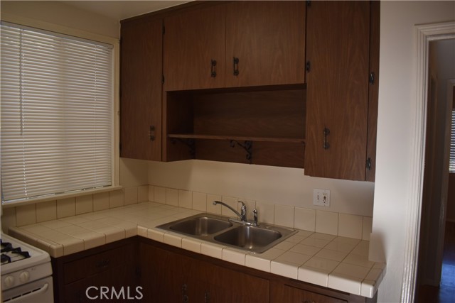Detail Gallery Image 5 of 16 For 673 N Rosemary Ln, Burbank,  CA 91505 - 2 Beds | 1 Baths