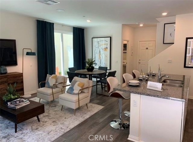 Front Image Thumbnail for CRSR26067645