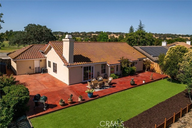 215 Meadowlark Road, Paso Robles CA: https://media.crmls.org/medias/62999f87-9479-470a-880c-f13e894d3a99.jpg