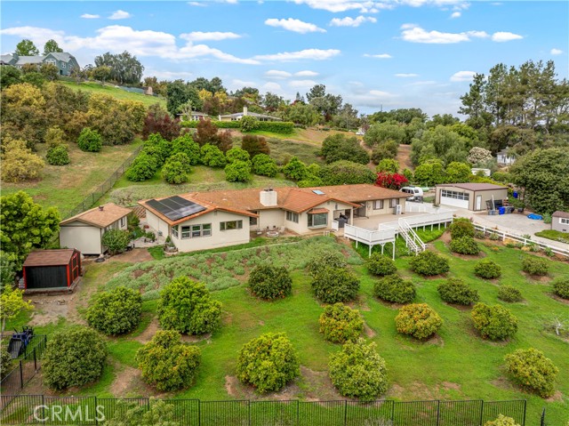 735 Del Valle Drive, Fallbrook CA: https://media.crmls.org/medias/629ac22d-0d3d-4fd6-a8c4-f6a5b8467a7a.jpg