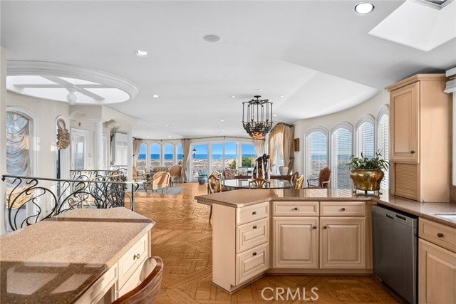 1201 E Balboa Boulevard, Newport Beach CA: https://media.crmls.org/medias/629ad414-b84b-4670-99dc-29953933fef4.jpg