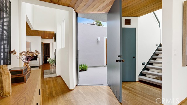 741 Marlin, Laguna Beach CA: https://media.crmls.org/medias/629b10ce-7a8b-4959-80fd-981b5c416fd0.jpg