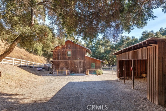 3595 Oak Trail Rd, Santa Ynez CA: https://media.crmls.org/medias/629be2cf-57fc-4fef-b81a-84b173653b19.jpg