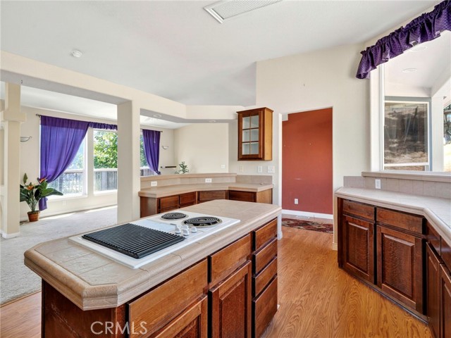 2564 Indian Hill Road, Clearlake Oaks CA: https://media.crmls.org/medias/629c1c9e-24ce-4e40-9d25-87a397058601.jpg