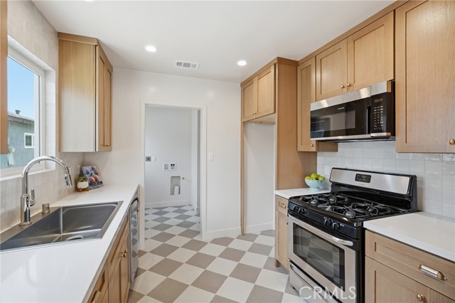4750 W 133rd, Hawthorne CA: https://media.crmls.org/medias/629c80d8-1127-4b5d-80d3-d885ed3716f9.jpg