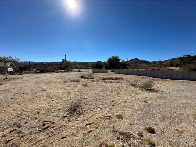 Detail Gallery Image 5 of 40 For 4851 Avenida La Manana, Joshua Tree,  CA 92252 - 3 Beds | 2 Baths