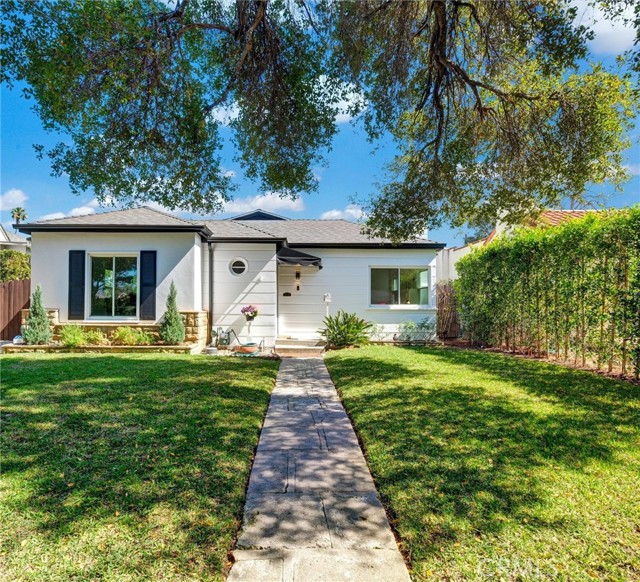 Detail Gallery Image 2 of 31 For 250 S Berkeley, Pasadena,  CA 91107 - 4 Beds | 2 Baths