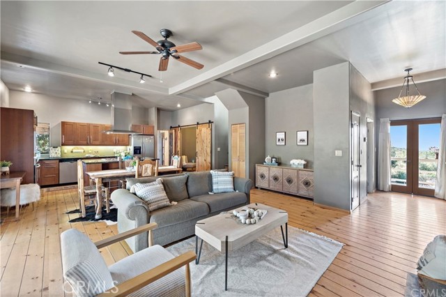 10950 Fox Springs Road, Murrieta CA: https://media.crmls.org/medias/629dd62d-0d32-4d2b-923c-e6fef01d462b.jpg