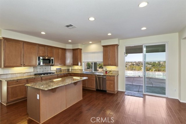 Detail Gallery Image 22 of 49 For 32856 Northshire Cir, Temecula,  CA 92592 - 4 Beds | 4 Baths