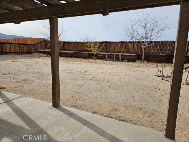 Detail Gallery Image 5 of 7 For 5154 Split Rock Avenue, Twentynine Palms,  CA 92277 - 3 Beds | 2 Baths