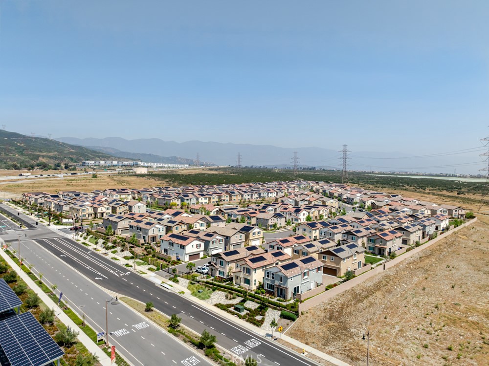 https://media.crmls.org/medias/629f4f76-1d95-4954-ae22-76dd622c77b3.jpg?preset=X-Large