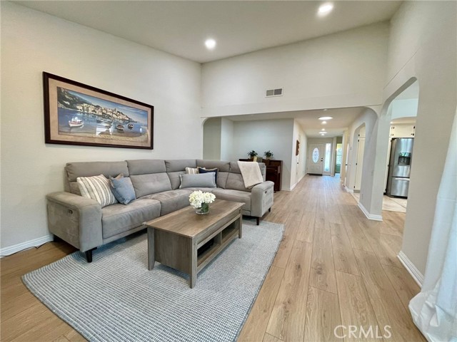 27691 Via Turina, Mission Viejo CA: https://media.crmls.org/medias/629f56cf-cb37-4b8e-86b1-92e7dfd01d49.jpg
