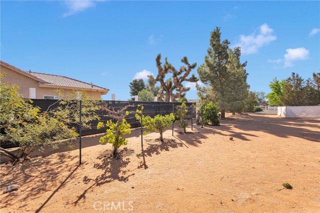 14908 Dakota Road, Apple Valley CA: https://media.crmls.org/medias/629f84f4-494c-4b80-bbbf-5a1b3c94c2e6.jpg