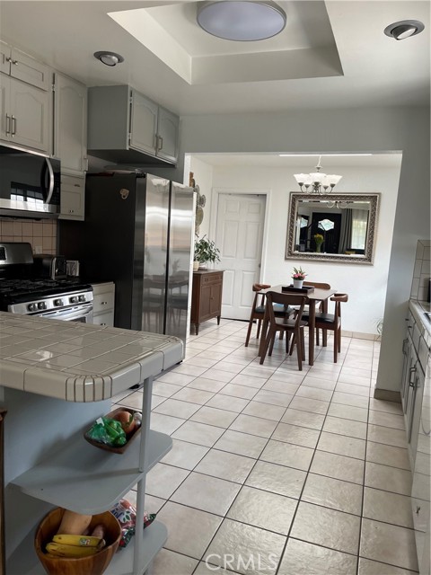 10507 Pinehurst Avenue, South Gate CA: https://media.crmls.org/medias/629fd61b-9e05-46f2-93f5-92d0d3556317.jpg