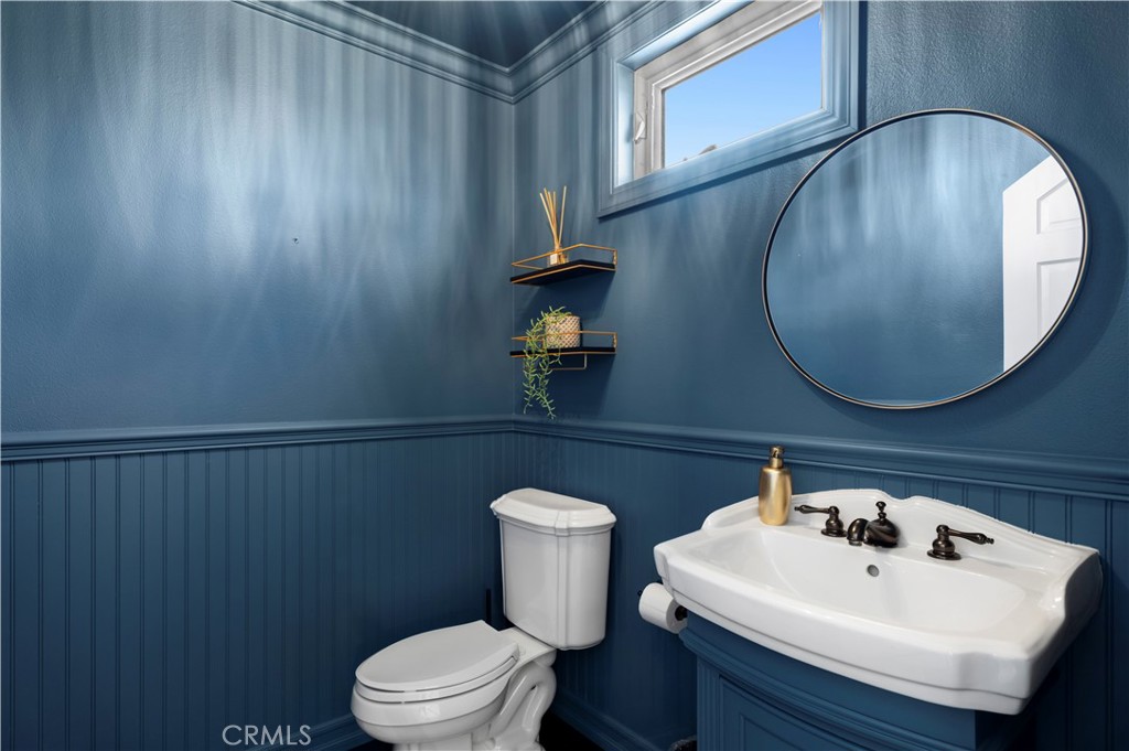 https://media.crmls.org/medias/62a07f70-ead6-4f2c-8bea-bfaecacb0329.jpg?preset=X-Large