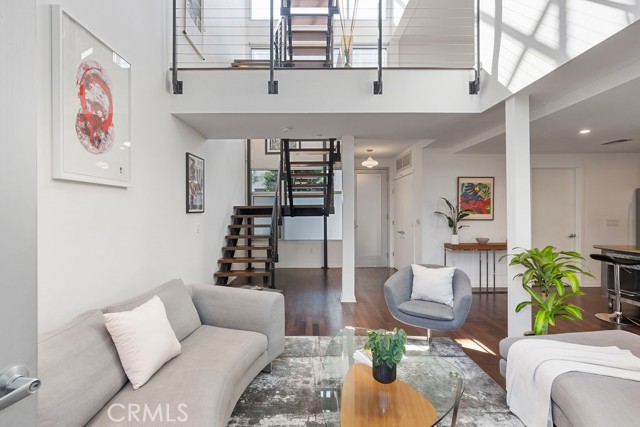 4111 W Sunset Boulevard, Los Angeles CA: https://media.crmls.org/medias/62a0b20d-ad4f-49a5-bd41-ba213ad025aa.jpg