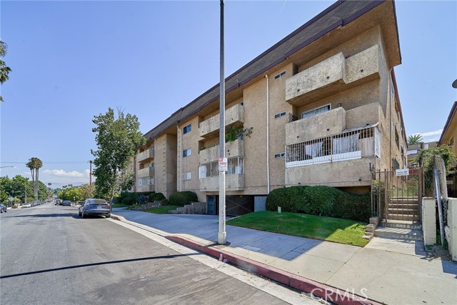 Detail Gallery Image 6 of 30 For 200 S Reno St #210,  Los Angeles,  CA 90057 - 2 Beds | 2 Baths