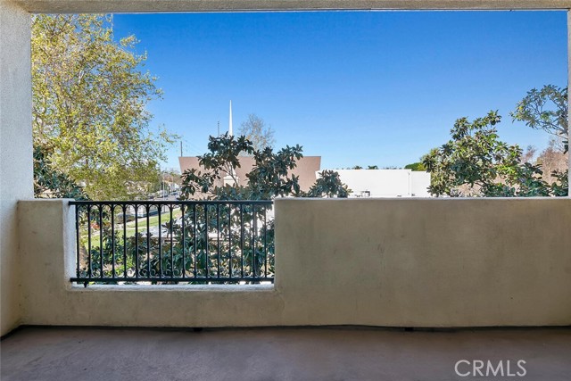 Detail Gallery Image 45 of 54 For 13935 Burbank Bld #203,  Valley Glen,  CA 91401 - 2 Beds | 2 Baths