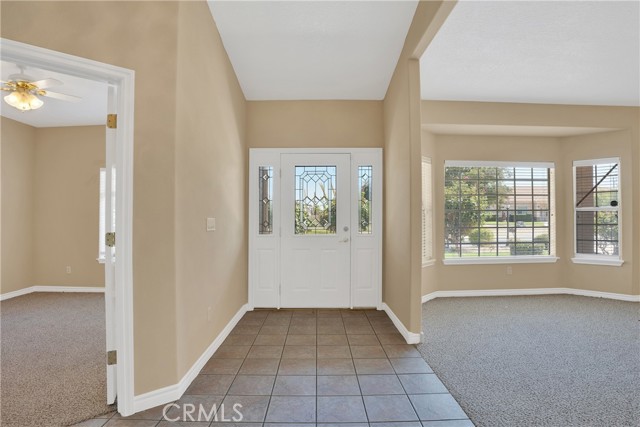 Detail Gallery Image 6 of 75 For 6940 Oak Vista Ln, Oak Hills,  CA 92344 - 4 Beds | 5 Baths