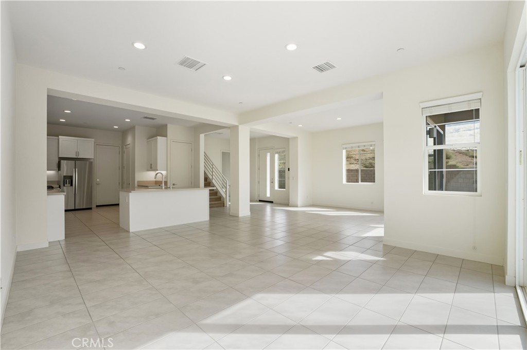 MLS #OC25225551 image #5