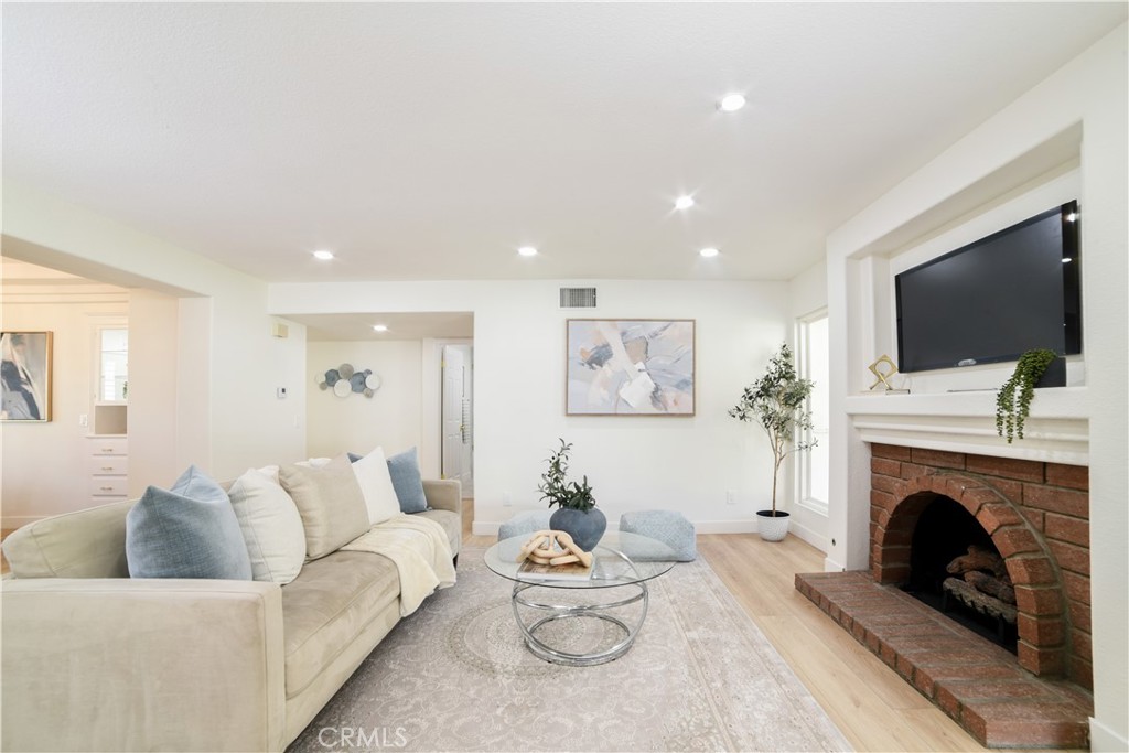 MLS #CV25266945 image #13