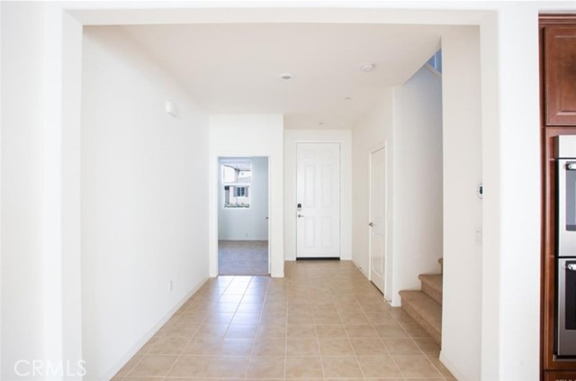 Detail Gallery Image 2 of 32 For 5336 Cormorant, Jurupa Valley,  CA 91752 - 6 Beds | 4/1 Baths