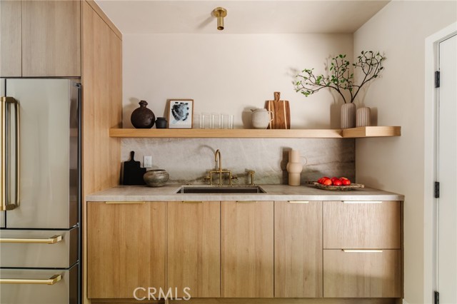 Image 10 of 40 For 1915 Avenue 52