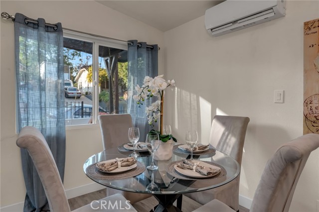 1048 Dexter Street, Los Angeles CA: https://media.crmls.org/medias/62a409d3-f01d-47da-b666-e6f444ab062e.jpg