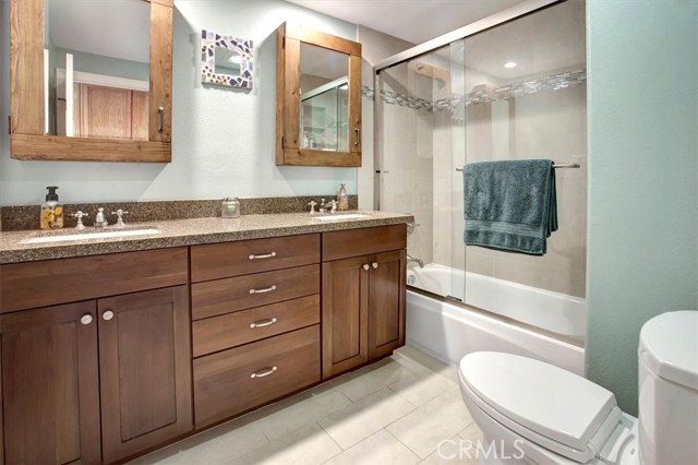 26181 San Marino Court, Mission Viejo CA: https://media.crmls.org/medias/62a457e4-9b82-43e5-93ae-e9e68aa5467c.jpg