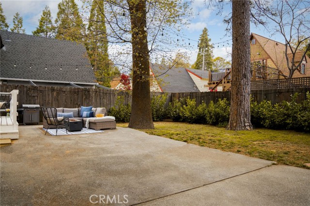 Detail Gallery Image 20 of 22 For 344 Maple Dr, Lake Arrowhead,  CA 92352 - 3 Beds | 2 Baths