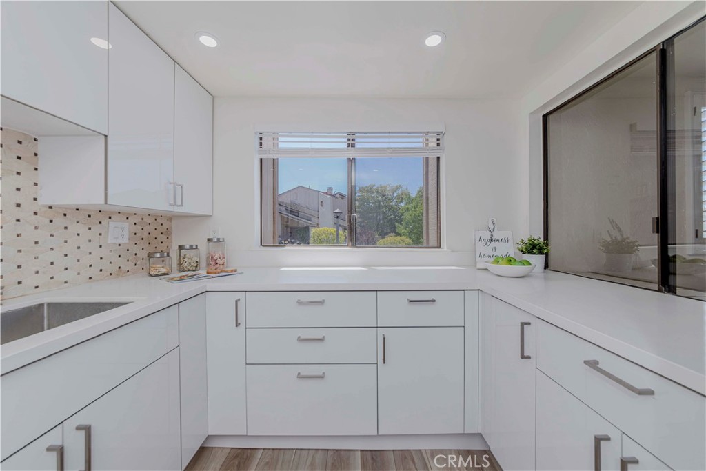 28012 Ridgeforest Court