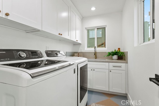 Detail Gallery Image 19 of 45 For 6091 Navajo, Westminster,  CA 92683 - 6 Beds | 5 Baths