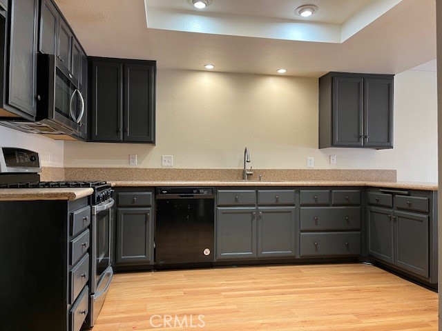 Detail Gallery Image 6 of 15 For 2545 Belvedere Ct, Simi Valley,  CA 93065 - 4 Beds | 3 Baths