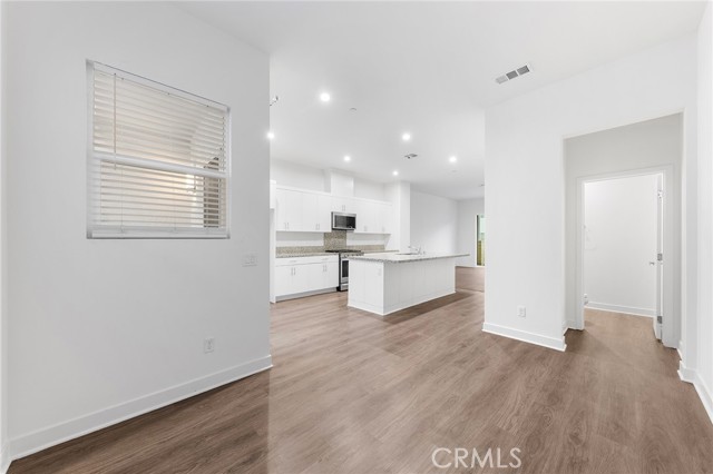 1315 W Cara Dr, Anaheim CA: https://media.crmls.org/medias/62a77aec-5392-418a-9c8d-d9bf6d835d3e.jpg