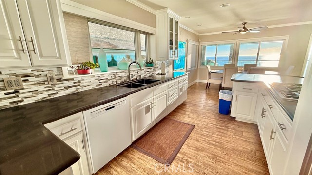 Detail Gallery Image 10 of 49 For 31015 Coast, Laguna Beach,  CA 92651 - 4 Beds | 3/1 Baths