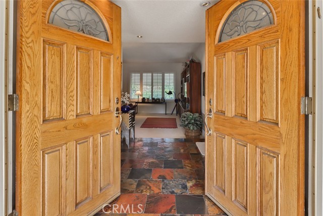 9845 Encino Avenue, Northridge CA: https://media.crmls.org/medias/62a852b6-c127-48de-a0ec-2ad0a9a76e0a.jpg
