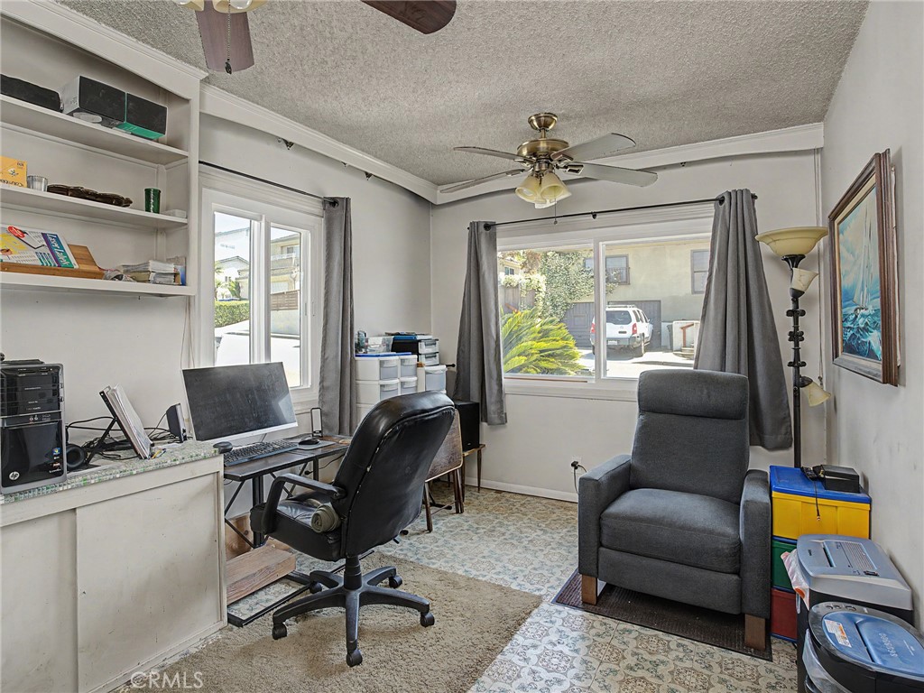 https://media.crmls.org/medias/62a8847d-e20a-48b9-9221-dac2dcd1b473.jpg?preset=X-Large
