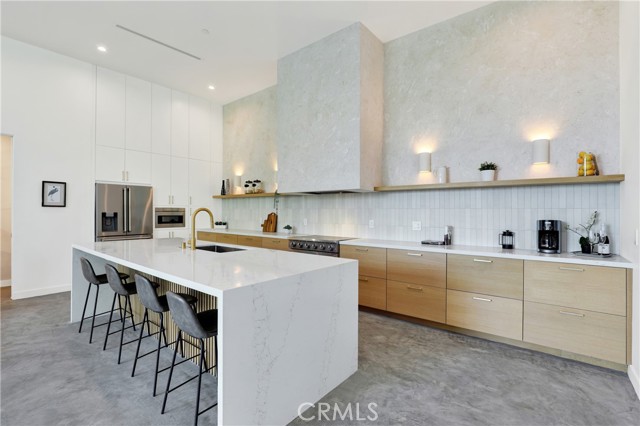 Detail Gallery Image 6 of 45 For 3949 Glenalbyn Dr, Los Angeles,  CA 90065 - 3 Beds | 2/1 Baths