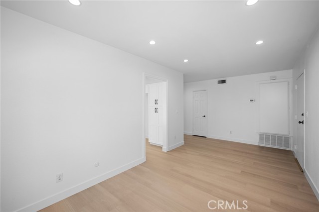 Detail Gallery Image 7 of 33 For 350 W Loraine St #101,  Glendale,  CA 91202 - 2 Beds | 2 Baths