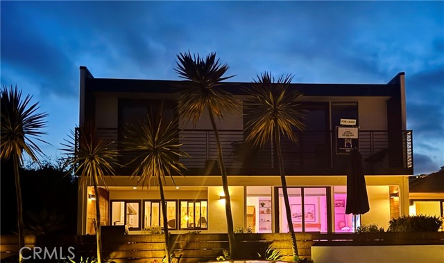 274 Grandview Street, Laguna Beach CA: https://media.crmls.org/medias/62a931b5-4500-416f-95f0-539528aeafdc.jpg
