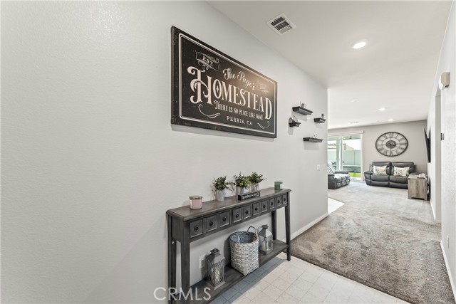 Detail Gallery Image 6 of 33 For 2443 Wild Oak Ct, Perris,  CA 92570 - 3 Beds | 2/1 Baths