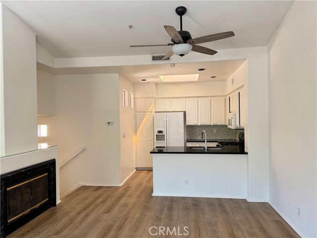 Detail Gallery Image 9 of 20 For 2701 Dunstan Dr, Tustin,  CA 92782 - 2 Beds | 1 Baths