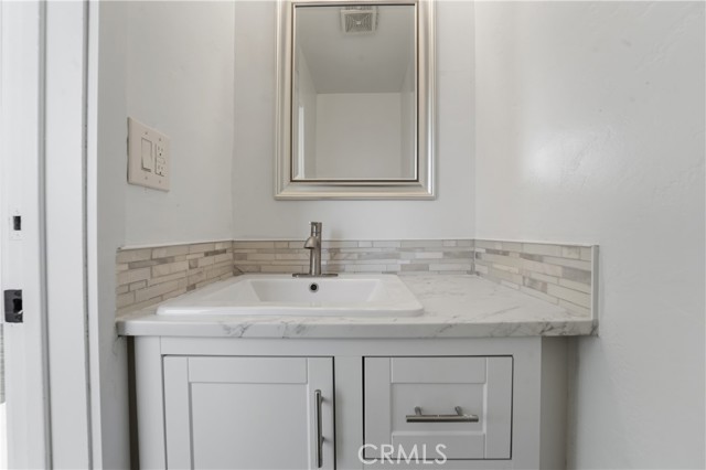 Detail Gallery Image 20 of 26 For 800 N Clementine St, Anaheim,  CA 92805 - 2 Beds | 1 Baths