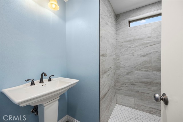 Detail Gallery Image 12 of 17 For 10001 W Frontage Rd #225,  South Gate,  CA 92080 - 2 Beds | 2 Baths