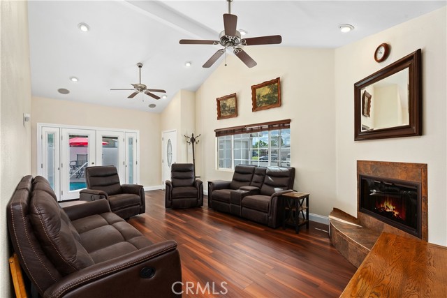 Image 4 of 27 For 2165 Romneya Drive