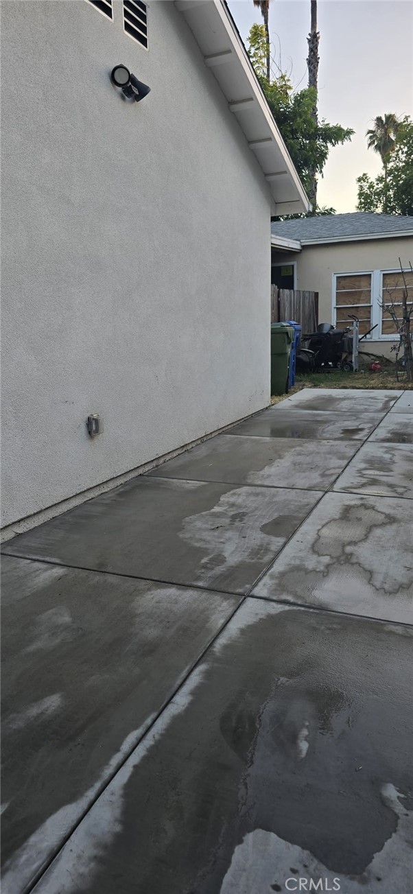 7728 Chimineas Avenue, Reseda CA: https://media.crmls.org/medias/62ac49ea-6507-4c40-a8ab-3a7db112ac98.jpg