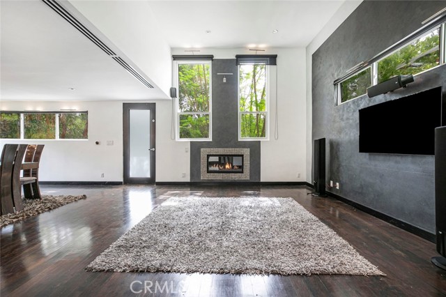 22619 Holanda Road, Woodland Hills CA: https://media.crmls.org/medias/62ac6c10-8668-489e-b405-b0ab866f6324.jpg