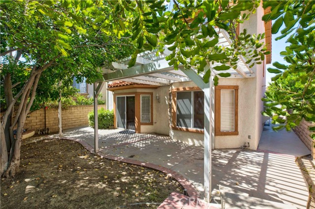 Detail Gallery Image 24 of 45 For 12022 Falcon Crest Way, Porter Ranch,  CA 91326 - 4 Beds | 2/1 Baths