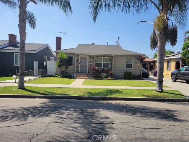 Detail Gallery Image 1 of 12 For 1008 E 67th St, Long Beach,  CA 90805 - 4 Beds | 3 Baths